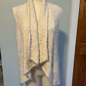 ALTAR’D STATE  Faux Fur Cream Sleeveless Cardigan Vest Boho Soft Cozy Size MED
